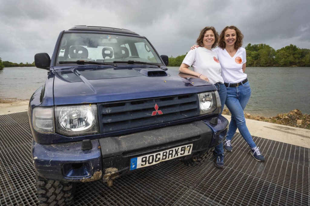 Klervi LEROUX et Delphine COQUIO, membres de la Team CAP A L'WEST pour le rallye Aïcha des Gazelles 2022